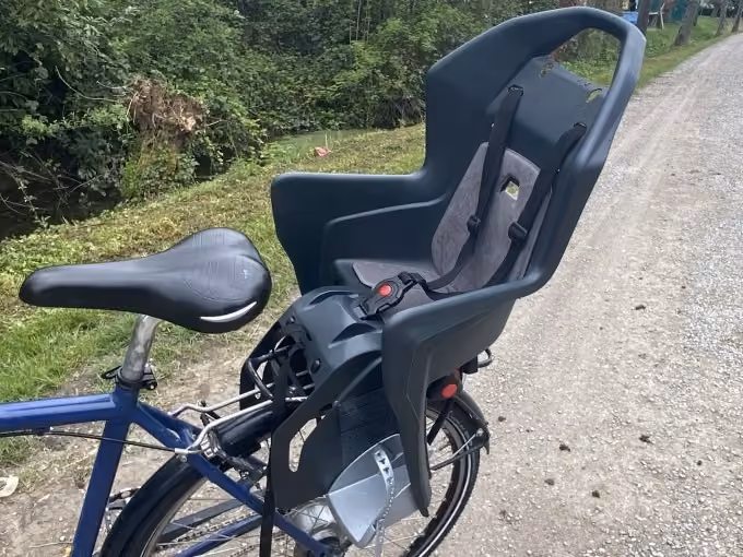 Kindersitz (bis 22 kg - mit Kindersicherung) - 3 Tage  8 Stunden  