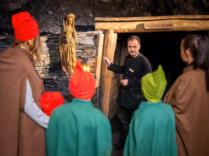 Familienführung im Schaubergwerk Feengrotten + optional Abenteuerwald Feenweltchen