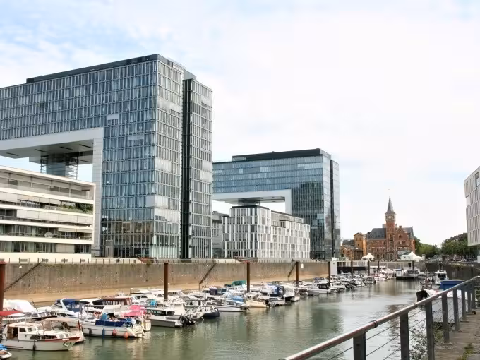 Stadtspaziergang – Durch den Rheinauhafen
