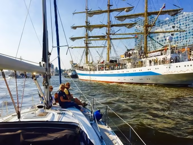 Ausfahrt "Hafengeburtstag Hamburg" 2024. Segel- und Cruising-Event  - ab/an WEDEL.