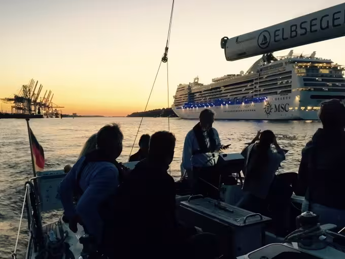 Segeltörn ''Blankenese'' - emissionslos, nachhaltig, authentisch! Ab/an HAMBURG. 