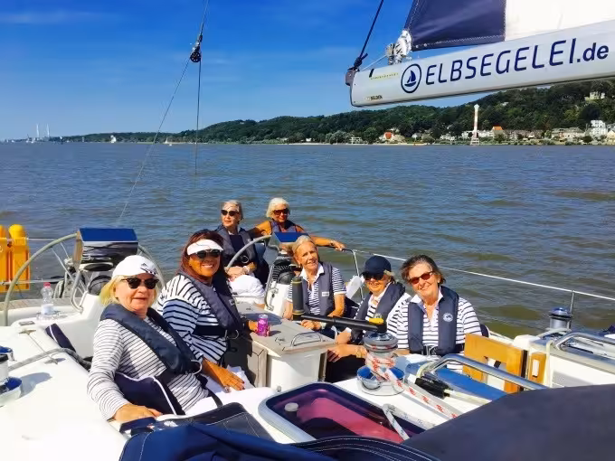 Segeltörn ''Blankenese'' - emissionslos, nachhaltig, authentisch! Ab/an HAMBURG. 