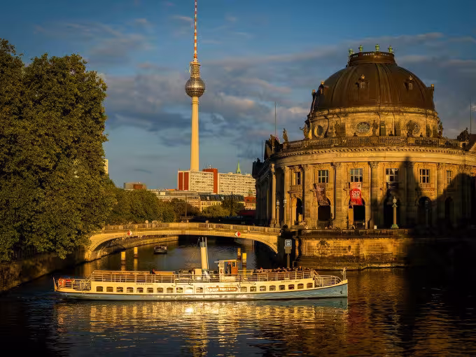 1-stündige Stadtrundfahrt durch Alt-Berlin (ab Anlegestelle Reederei Hadynski)