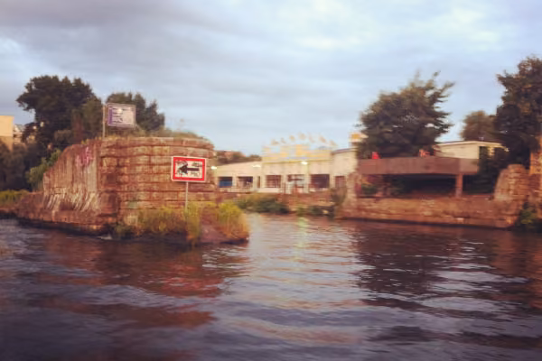 Die im 2ten Weltkrieg zerstörte Brommybrücke zw. Friedrichshain und Kreuzberg