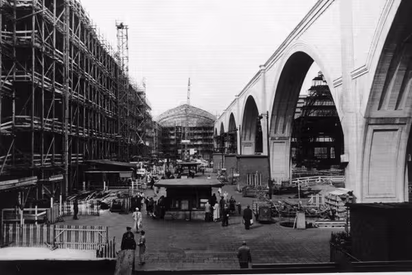 Erfahren Sie mehr übe den Wiederaufbau, der 1965 vollendet war.