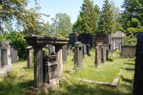 Der Alter Israelitischen Friedhof erzählt vom Wirken der Leipziger Gemeinde.