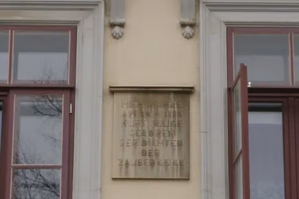 Die Tafel für Kurt Kluge in Lindenau.