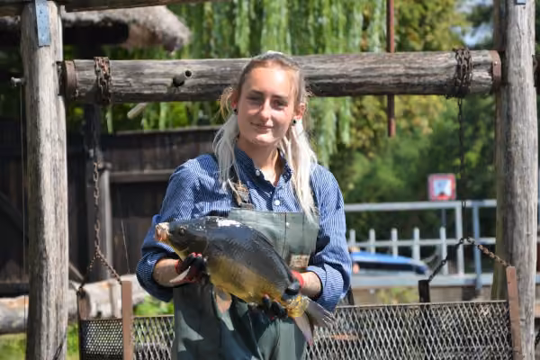 Fischerin Maria Thamm Foto: Philipp Hartmann https://www.instagram.com/reporter.philipp.hartmann/?hl=de