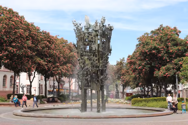 Fastnachtsbrunnen auf dem Schillerplatz Mainz