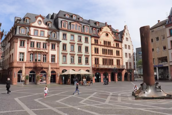 Marktplatz Mainz mit Heunensäule