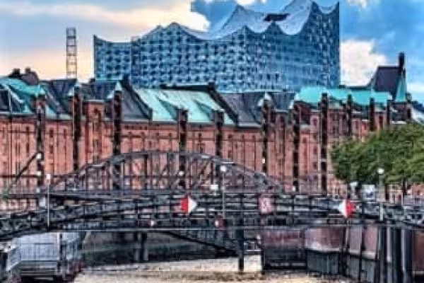 Das UNESCO-Welterbe Speicherstadt mit Elbphilharmonie, Schauplatz der meisten Pfefferkörner-Folgen