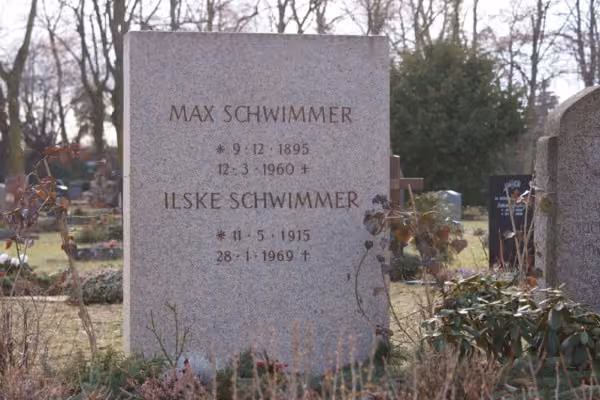 Das Grabmal von Max Schwimmer.