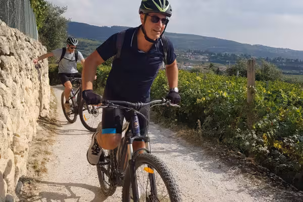 E-Bike- und Mountainbike-Touren
