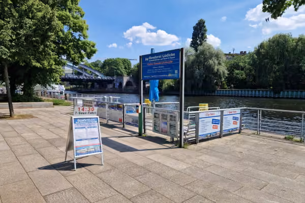 Anlegestelle Spandau Lindenufer