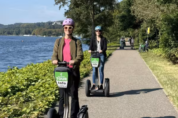 Wir fahren um den See