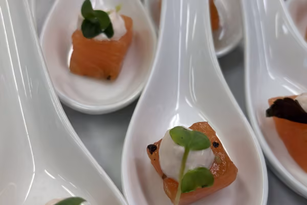 gebeizter Lachs mit Sauercreme