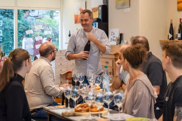 Weinprobe mit Gästen im JaoderWEIN