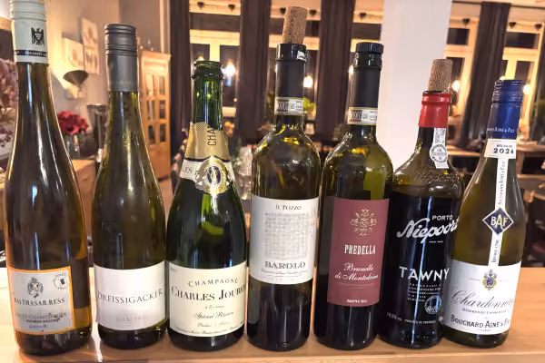Champagner und Weine für den Abend