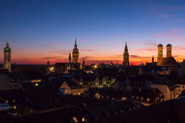 Muenchner Panorama zur blauen Stunde © München Tourismus, Joerg Lutz