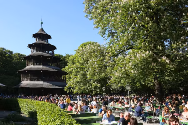 Biergarten am Chinesischen Turm, © München Tourismus, Tommy Lösch.jpg
