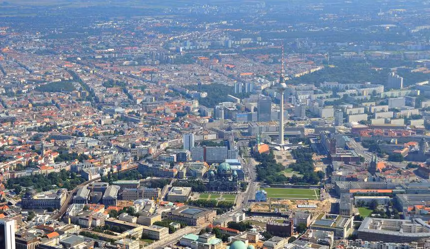 Hubschrauber-Rundflug im Raum Berlin