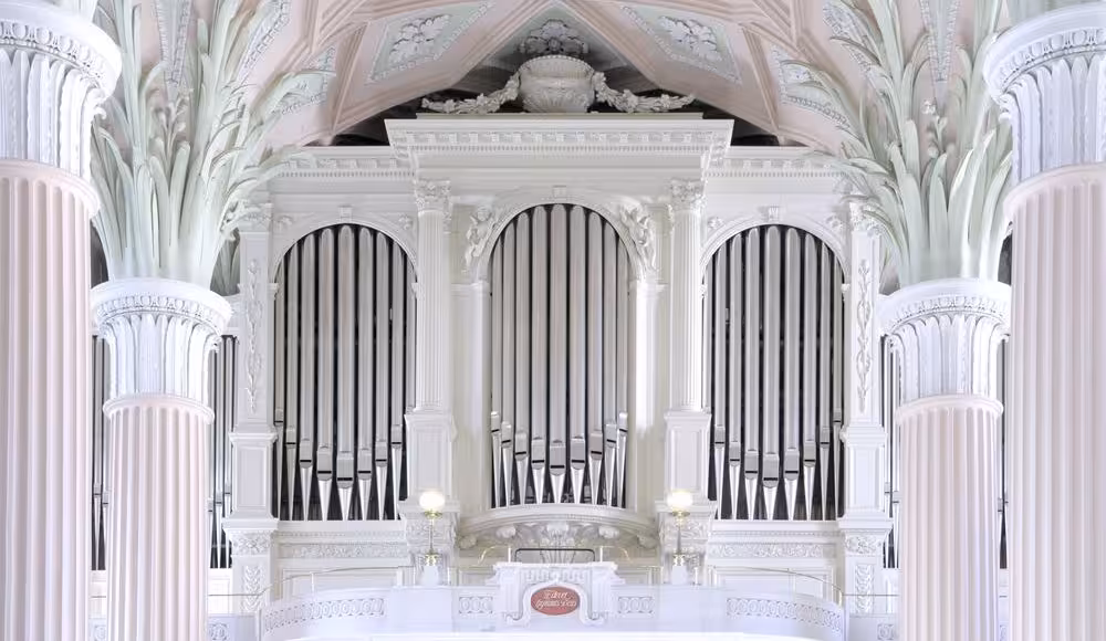 Die Nikolaikirche steht für das Leipziger Musikleben aber auch als Ort der friedlichen Revolution von ´89..